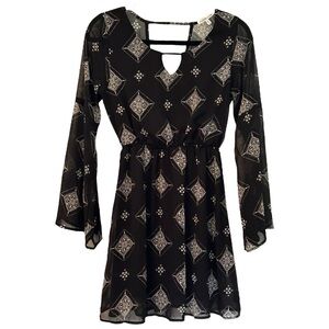 Charlotte Russe Women’s Long Sleeve Black Patterned Mini Dress  Sz‎ M
